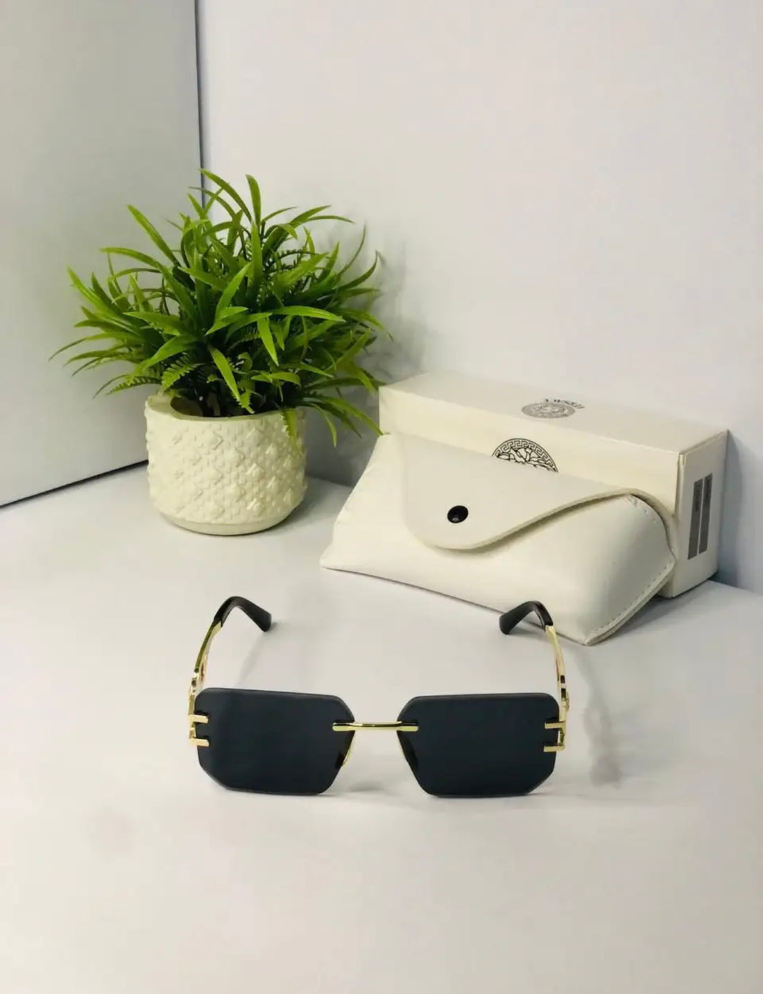 Medusa Halo Rimless Rectangles